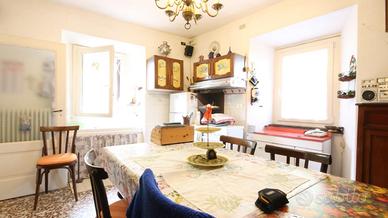 CASA SEMINDIPENDENTE A ALTA VALLE INTELVI