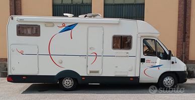 camper ci Elliot garage living