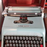 Olivetti Studio 44 con libretto e nastro