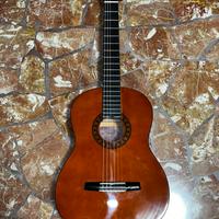 Chitarra classica + Custodia + Poggiapiede