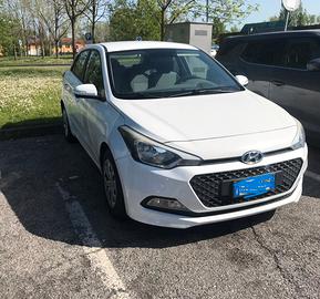 HYUNDAI i20 2ª serie - 2015