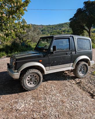Suzuki Samurai