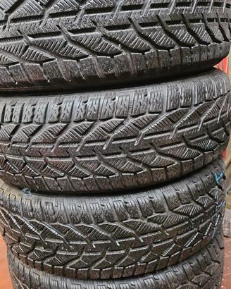 235.55.17  103V. Gomme Neve Allseason usate.