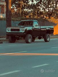 Dodge W200