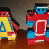 Set lettere robot trasformabili. giochi bambini