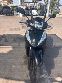 Sh 300 Total Black anno 2020
