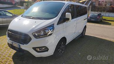 Ford tourneo custom