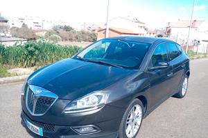 Lancia Delta 1.4 T-jet Platinum