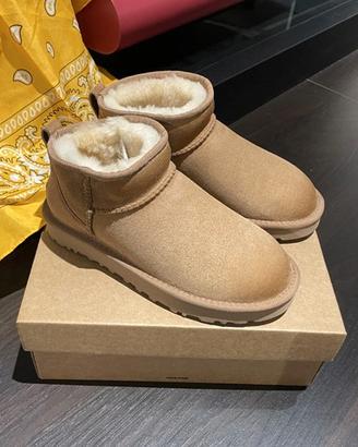 UGG Classic Mini, castagna  EU 37