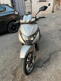 Beverly 200