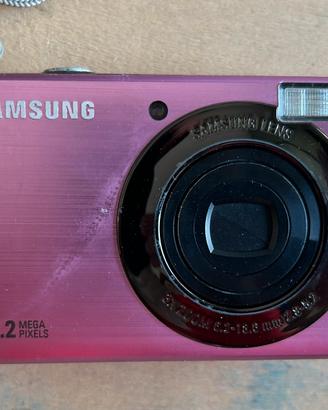 Samsung ES55 rosa da 10,2 MP - anni 2000.