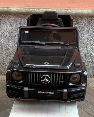 Macchina elettrica per bambini Mercedes AMG