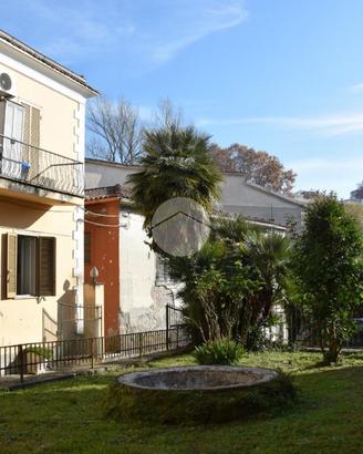 5 LOCALI A FROSINONE