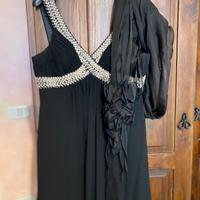 Abito da cerimonia con strass e copri spalle