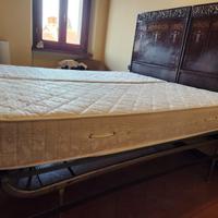 Due materassi singoli + due reti metalliche