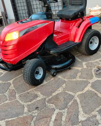 trattorino tagliaerba 