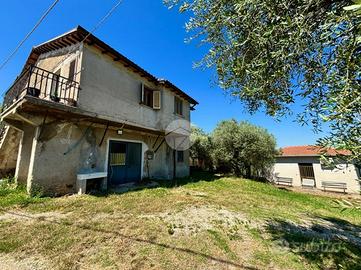 CASA SEMINDIPENDENTE A CALVI DELL'UMBRIA
