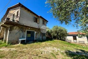 CASA SEMINDIPENDENTE A CALVI DELL'UMBRIA