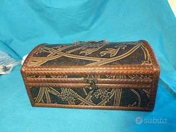 Cofanetto vintage in legno, stile Liberty 