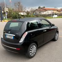 Lancia Ypsilon 1.3 mjt 75 cv versus