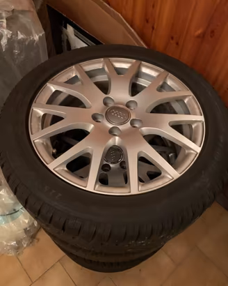 4 Cerchi Audi TT 8J motorizzazione 2.0 TFSI