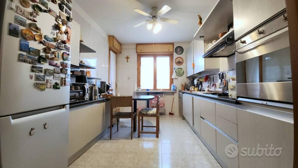 Appartamento di 122 m² con 5 locali e box auto a B - Vista 6