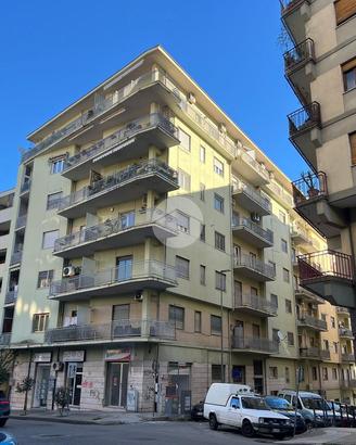 4 LOCALI A COSENZA