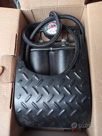 Pompa ad aria a pedale