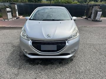 Peugeot 208 2012