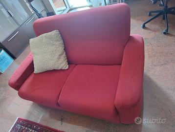 Divano 2 posti molto bello