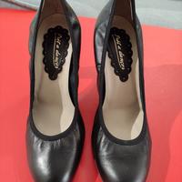 Scarpe décolleté con tacco in pelle nere numero 39