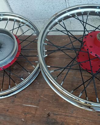 coppia ruote guzzi falcone restaurate