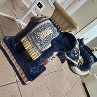 Sgabello in ceramica smaltata a forma di elefante