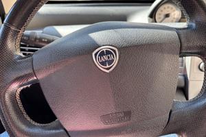 Lancia ypsilon 2007