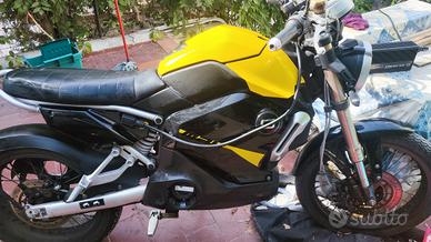 Super Soco TC Max 125 elettrica 