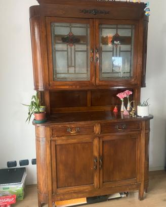 Credenza con vetrina