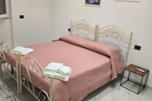 Alle spalle del lungomare cittadino