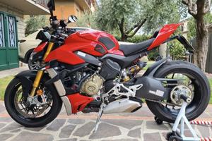 Ducati Streetfighter V4S