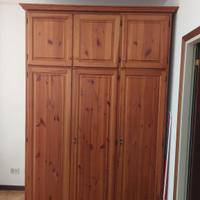Armadio artigianale in legno
