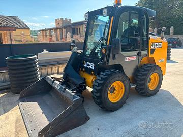 JCB 270 – MINIPALA GOMMATA CABINATA