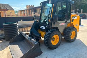 JCB 270 – MINIPALA GOMMATA CABINATA