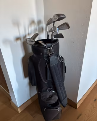 Sacca da golf con ferri e legni