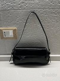 Borsa a spalla nera lucida nuova mai usata