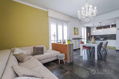 Appartamento di 110 m² con 3 locali e box auto a B