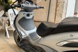 Beverly 250 grigio anno 2004