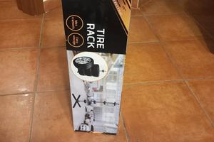 Totem porta pneumatici 