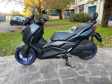 Yamaha X-Max 300