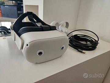 Meta Quest 2 con case ed accessori