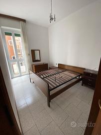 Camera letto in zona semicentrale Milano pressi M4