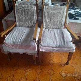 due sedie poltrone legno